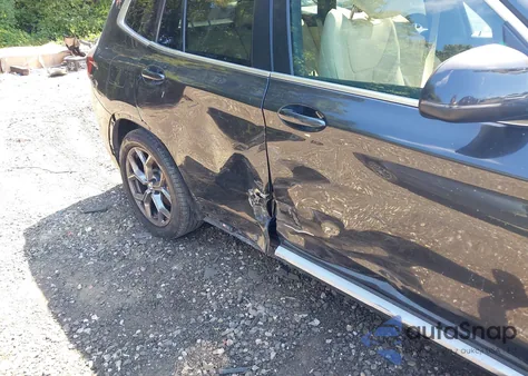 2022 BMW X3 xDrive30I z USA, uszkodzony, nr VIN 5UX53DP08N9M95947